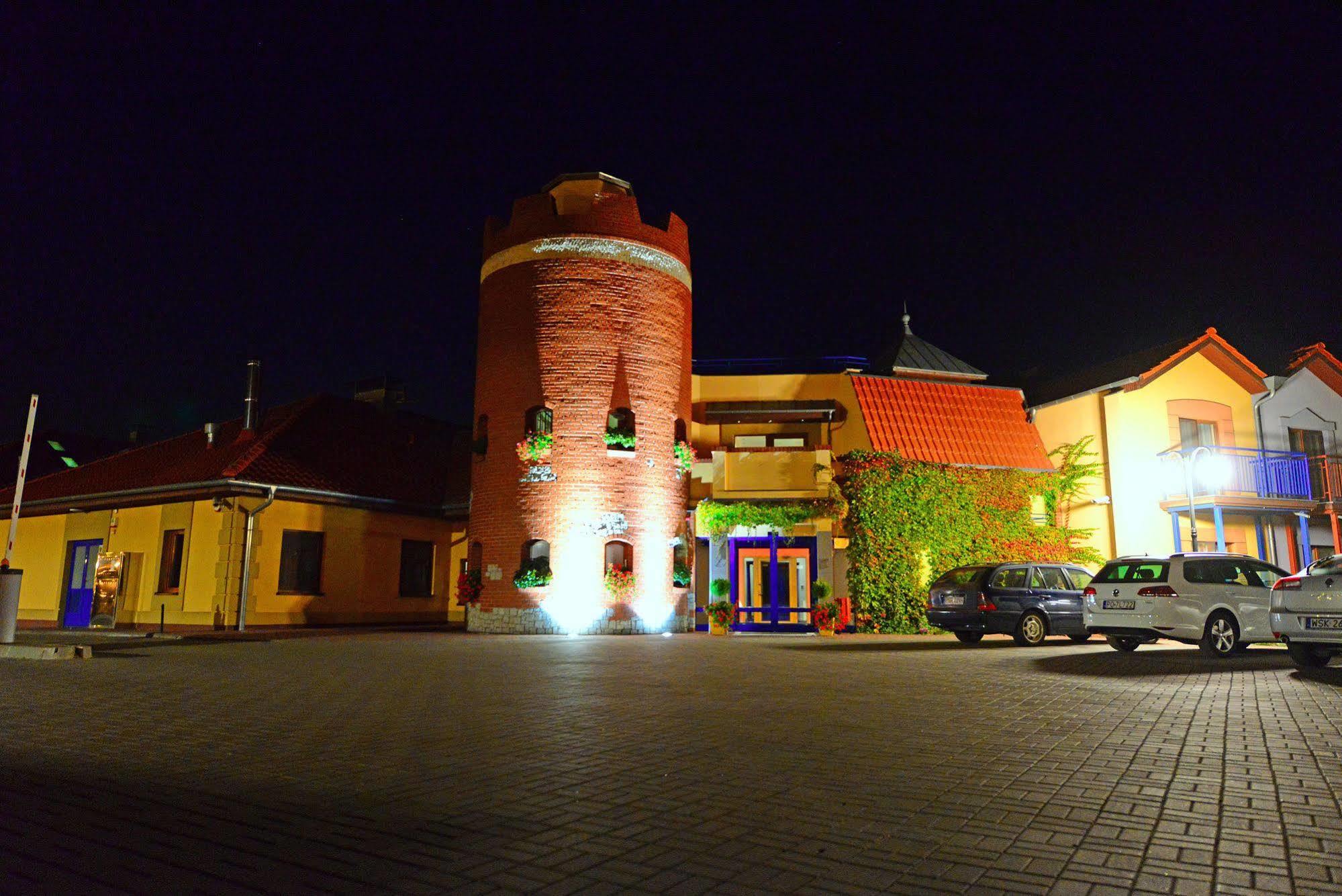 Hotel Daglezja Nad Jeziorem Kornickim Kórnik Exteriér fotografie